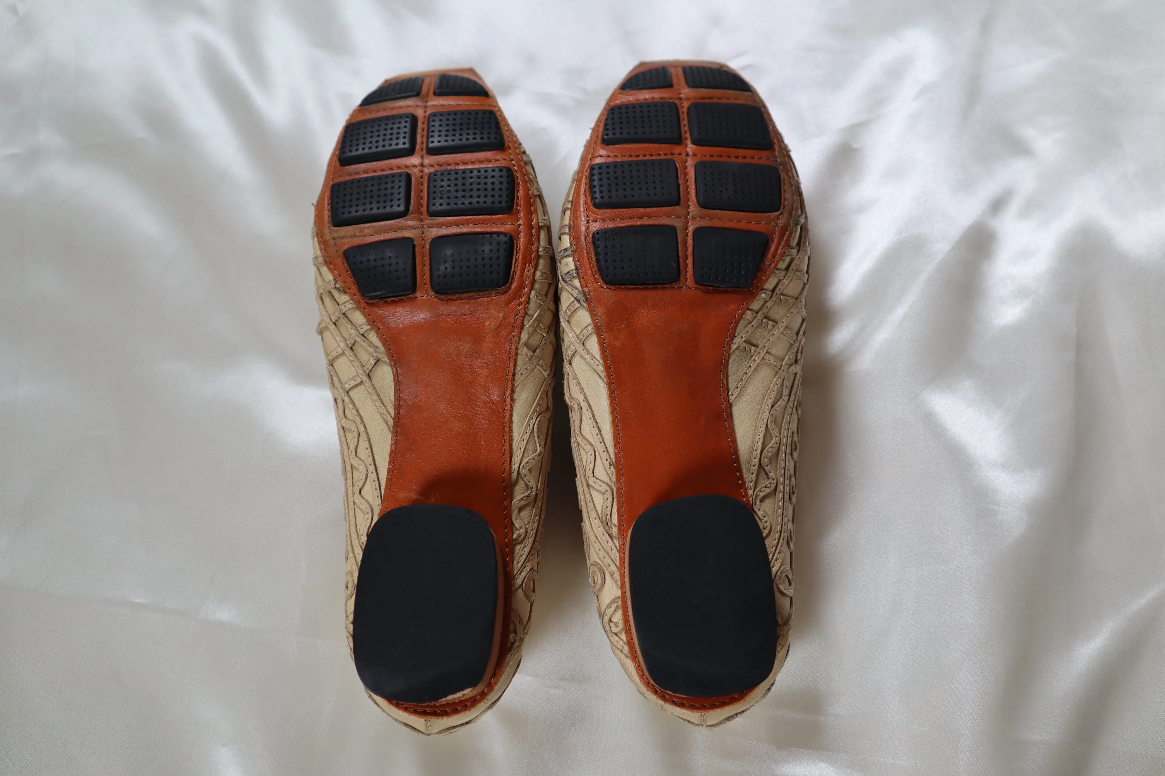 ❧ vintage leather jester shoes ❧