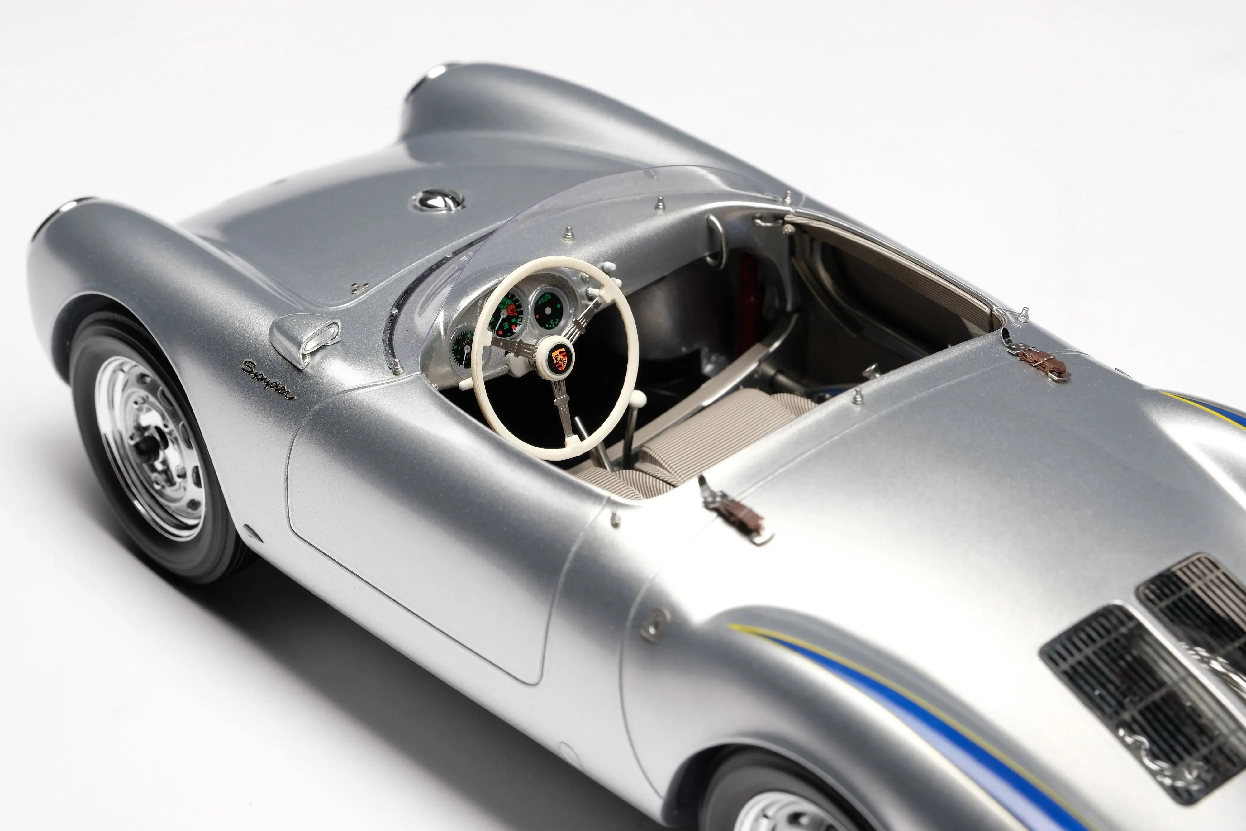 Amalgam Collection Porsche 550 RS Spyder 1:18 Scale Model Car