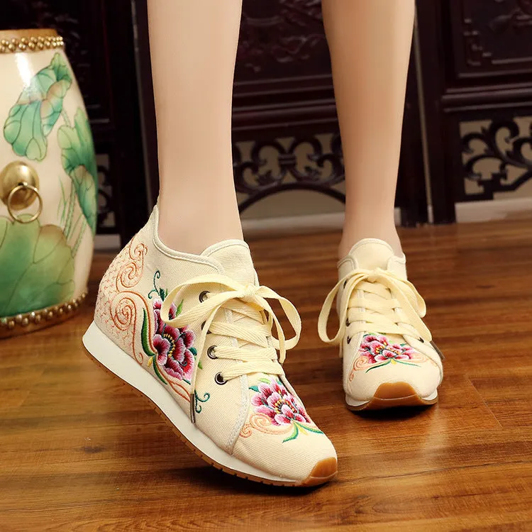 Autumn Beyond Sports Flat Bottom Embroidery Cloth Ethnic Canvas Shoes