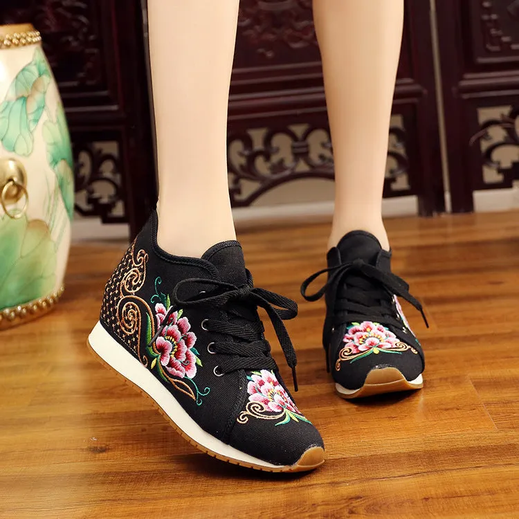 Autumn Beyond Sports Flat Bottom Embroidery Cloth Ethnic Canvas Shoes