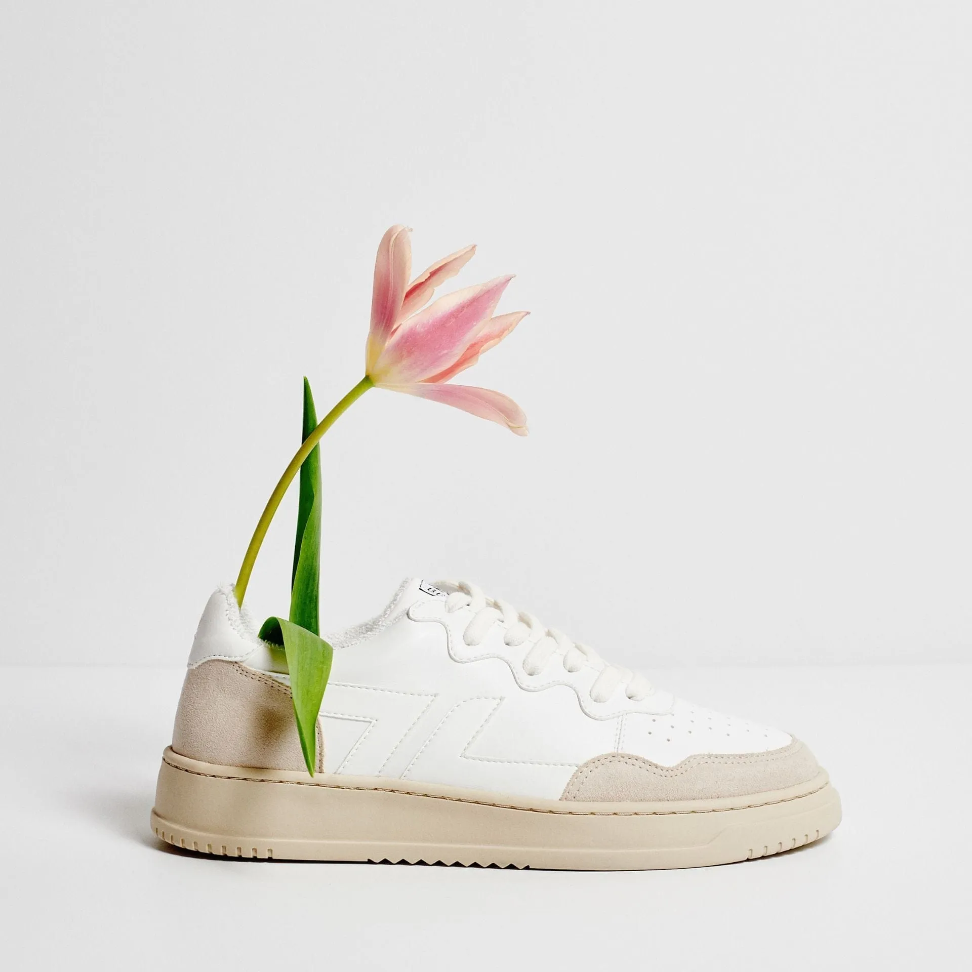 Beta B1 Vegan Sneakers | White