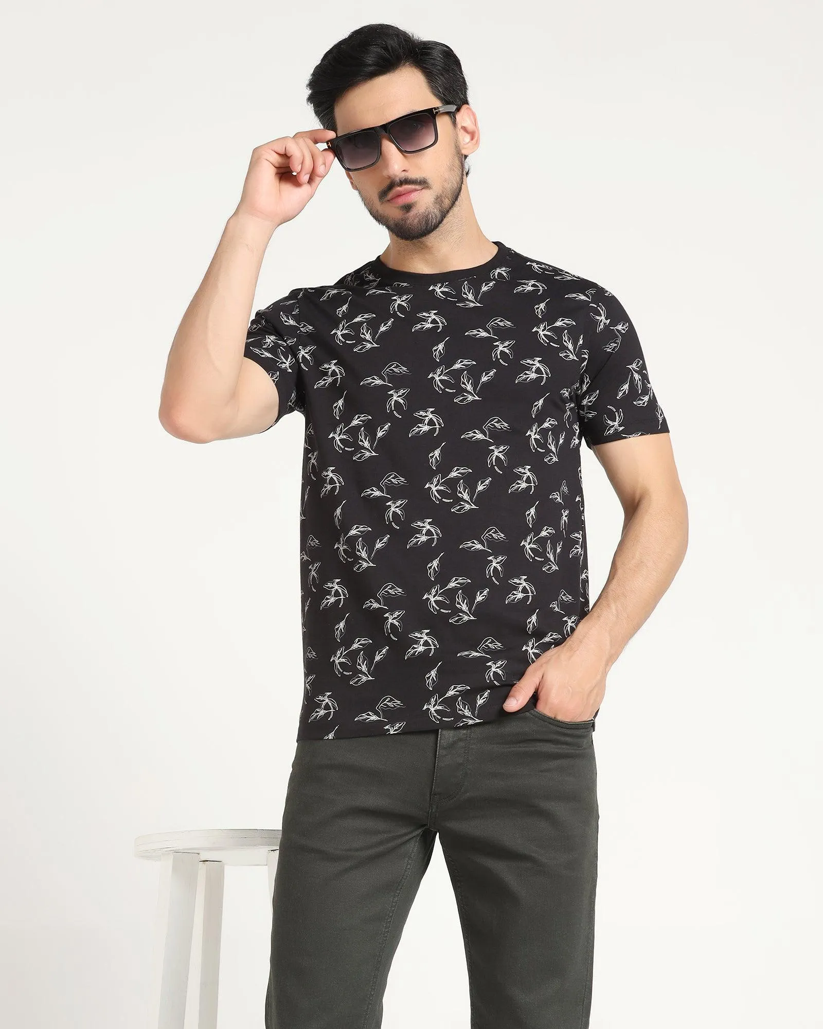 Crew Neck Black Printed T-Shirt - Kiwi