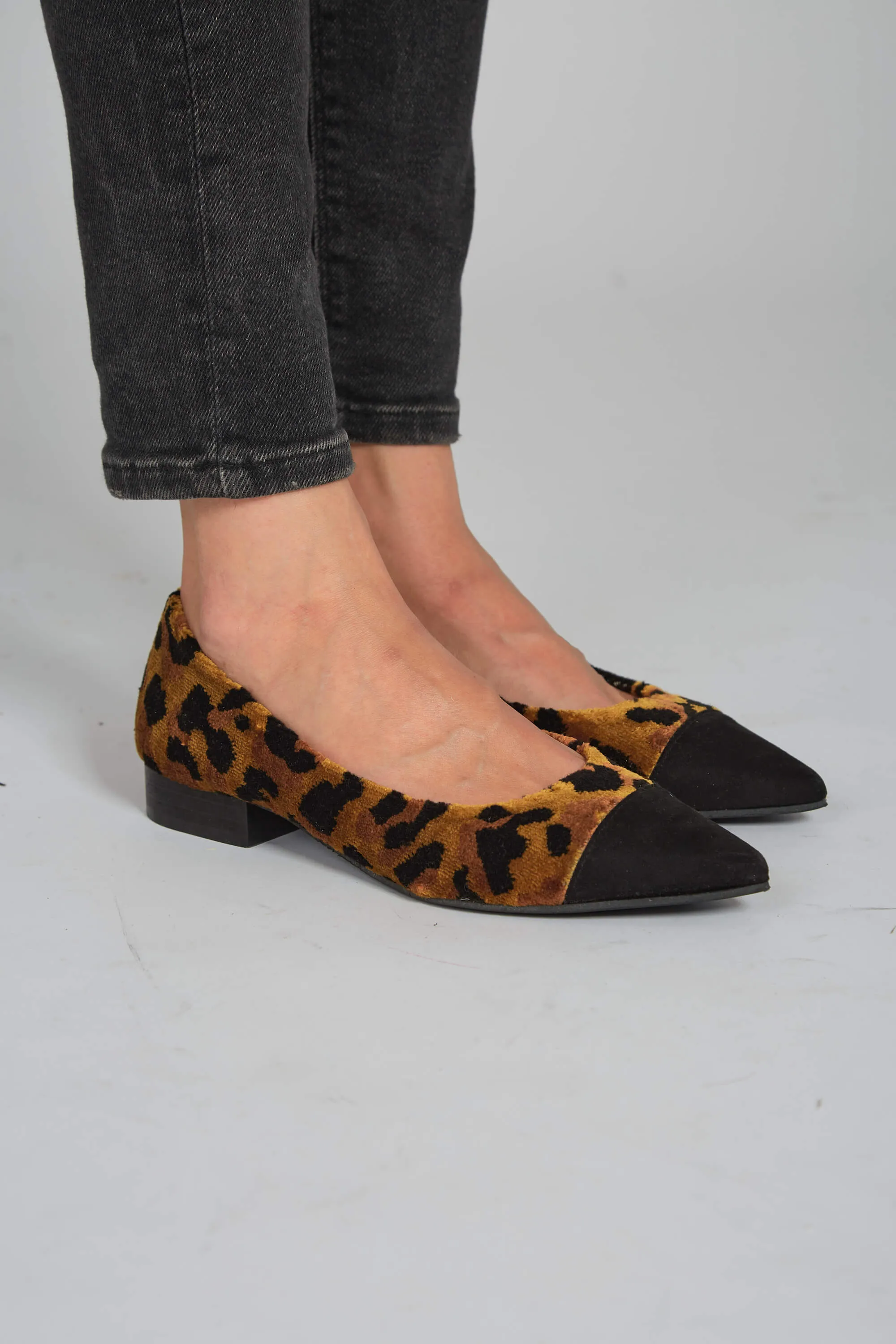 Ferox Vegan Suede Ballerinas | Leopard Print