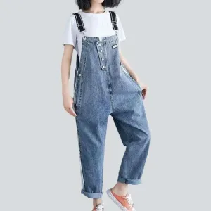 Loose fit women's denim dungaree