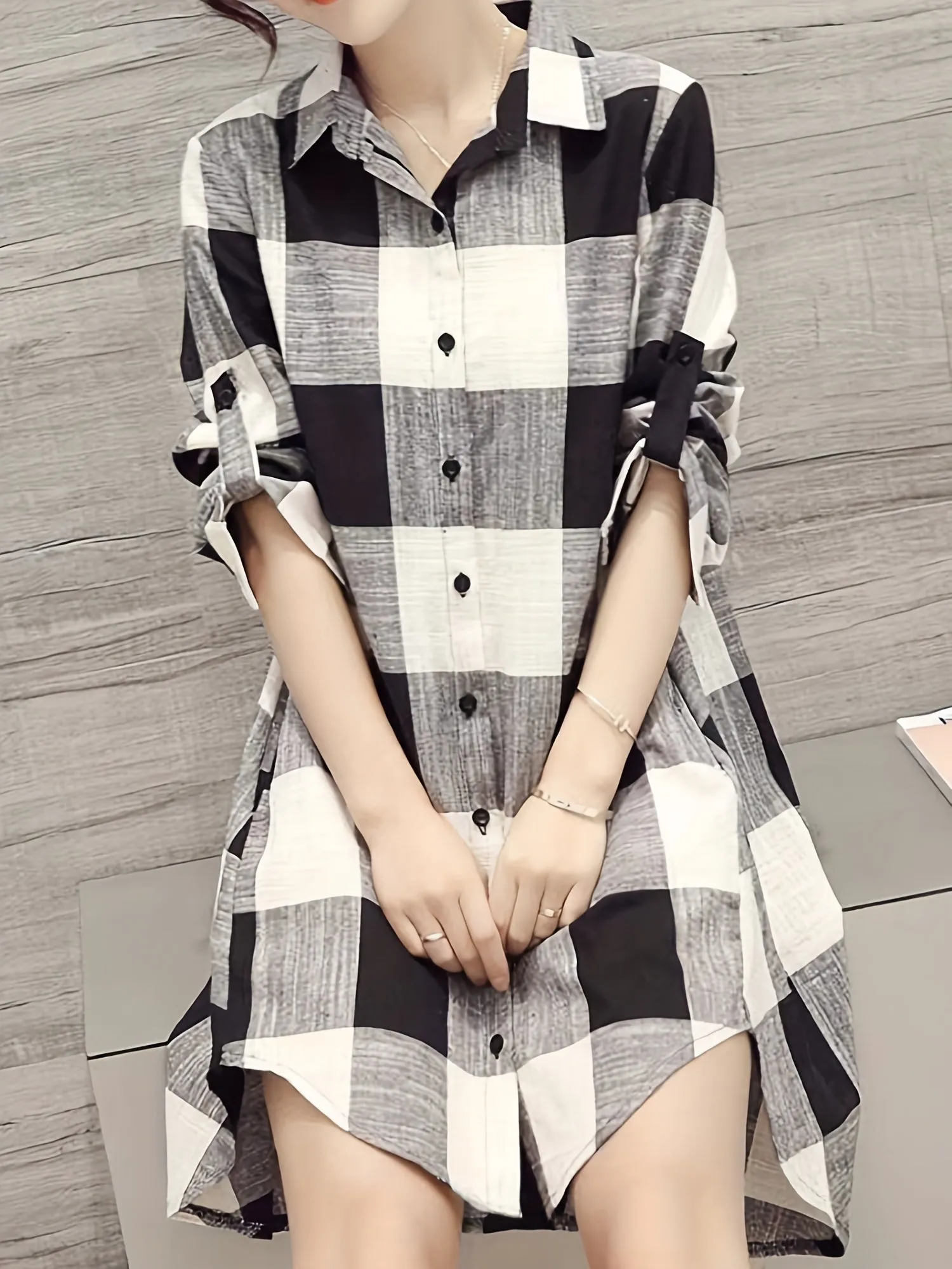 Plaid Print Dipped Hem Shirt Fashionable Womens ButtonDown