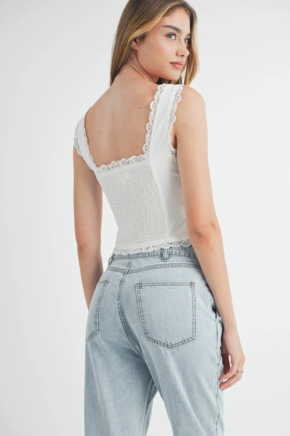 Pleated Front Detail Straight Jeans