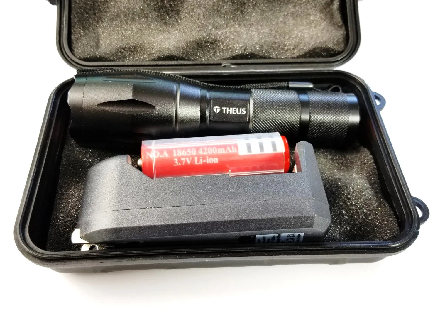 THEUS Rechargeable Flashlight Kit