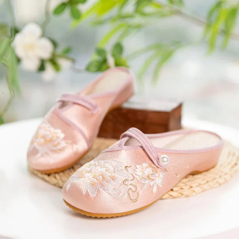 Vintage Chinese Style Flower Embroidered Shoes Slippers