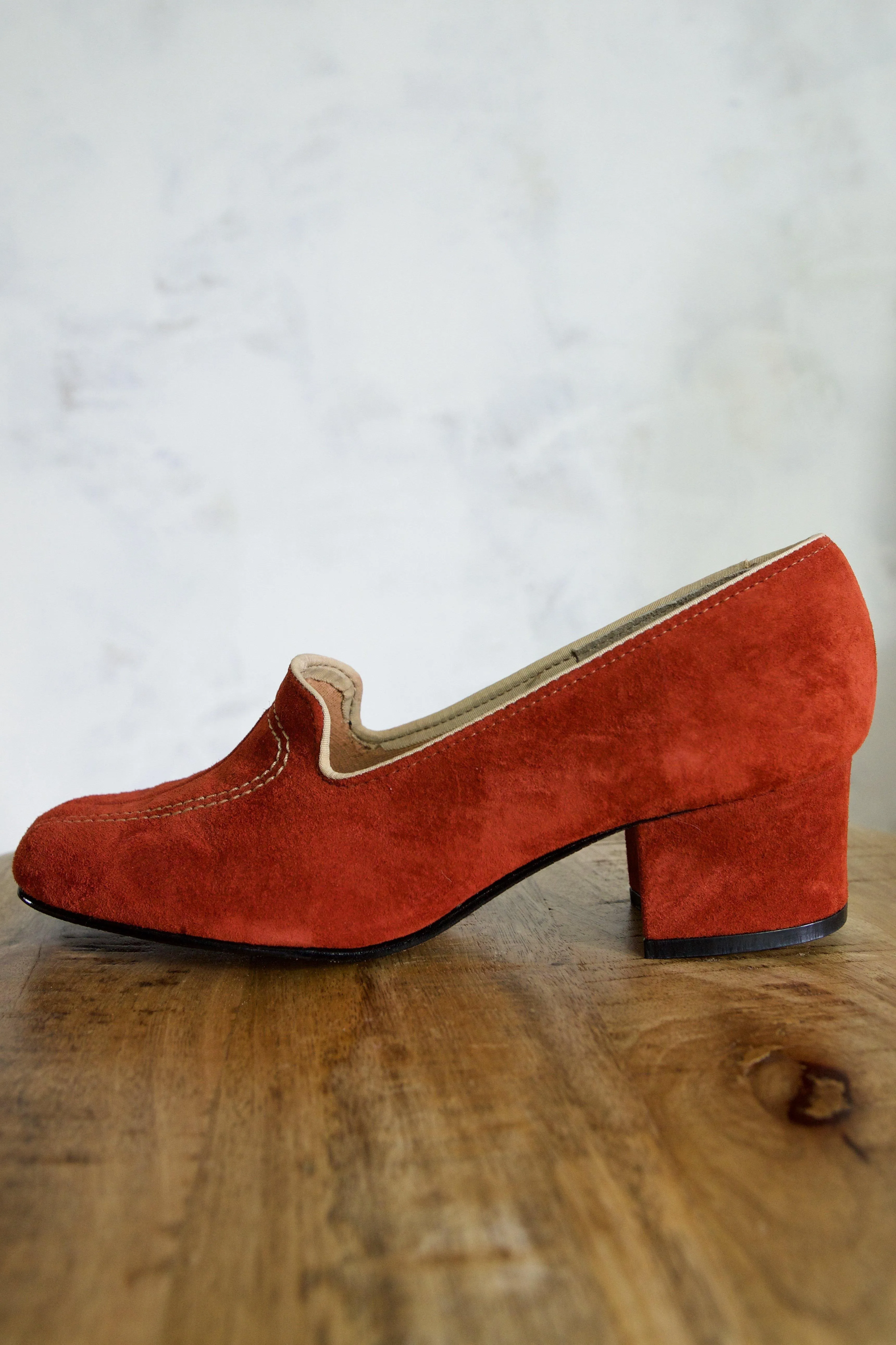 Vintage Sienna Suede Block Heel Shoes | 6